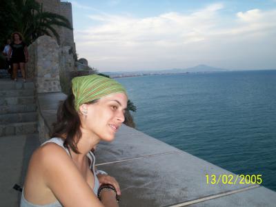 20081109193452-lidia-mirando-al-mar.jpg
